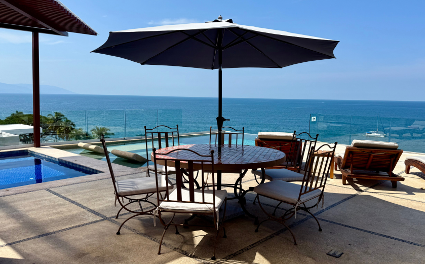 Rooftop terrace with pool and ocean view